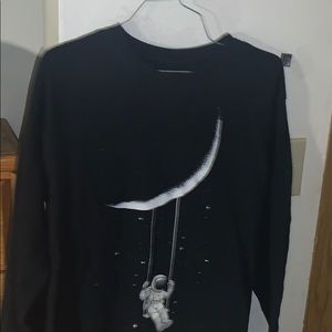 Men’s black astronaut tee